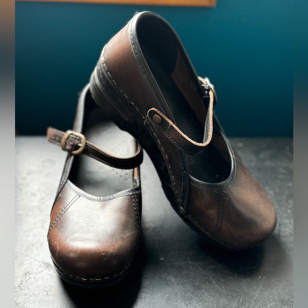 Mary Jane Sanitas dark brown size 37. In great condition
